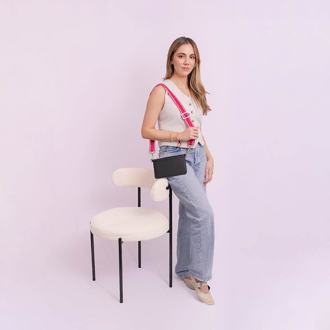 WALLET NEGRA | STRAP ROSA CON ROJO - Rio de Hilares