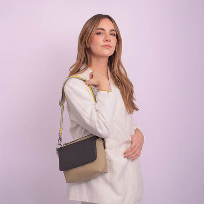 COMPLETE BEIGE | WALLET NEGRA | STRAP AMARILLO - Rio de Hilares