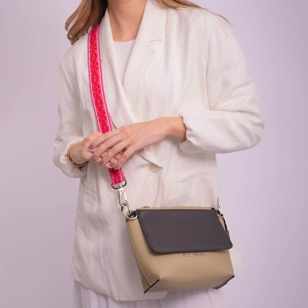COMPLETE BEIGE | WALLET NEGRA | STRAP ROSA Y ROJO - Rio de Hilares