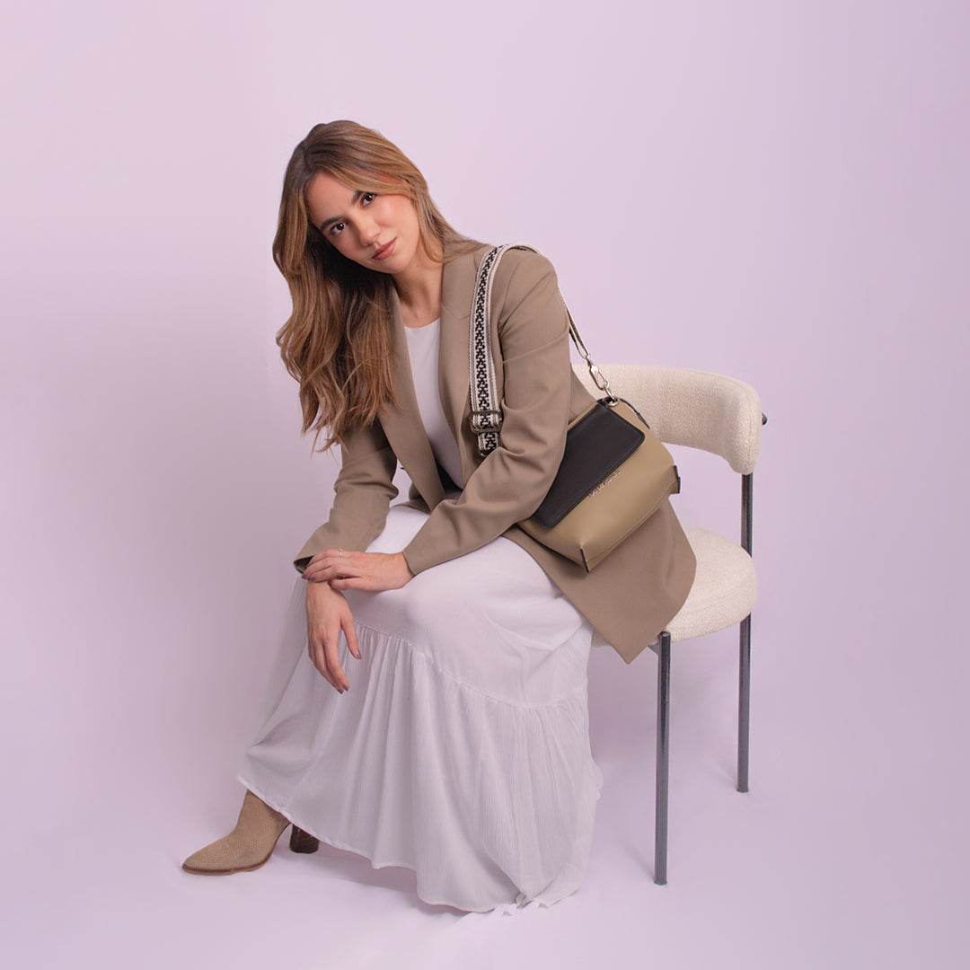 COMPLETE BEIGE | WALLET NEGRA | STRAP BLANCO Y NEGRO - Rio de Hilares