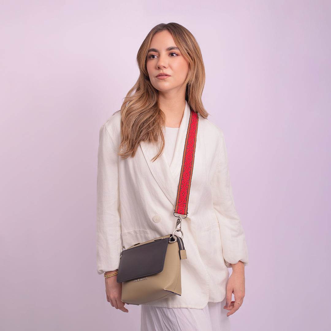 COMPLETE BEIGE | WALLET NEGRA | STRAP ROJO - Rio de Hilares