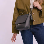 COMPLETE NEGRA | WALLET NEGRA | STRAP BEIGE - Rio de Hilares