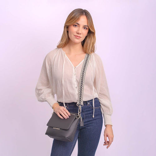 COMPLETE NEGRA | WALLET NEGRA | STRAP BLANCO Y NEGRO - Rio de Hilares