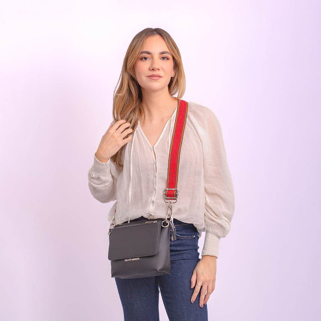 COMPLETE NEGRA | WALLET NEGRA | STRAP ROJO - Rio de Hilares
