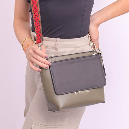 COMPLETE VERDE | WALLET NEGRA | STRAP ROJO - Rio de Hilares