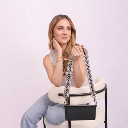 WALLET NEGRA | STRAP BLANCO Y NEGRO - Rio de Hilares